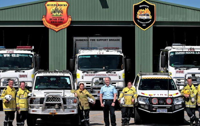 Wanneroo chief bush fire control officer Paul Postma (centre) with Quinns Rocks Bush Fire Brigade and Wanneroo Fire Support Brigade volunteers Bill Knijf, of Beldon, Ray York, of Sinagra, Tara Andrews, of Butler, Terri Walker, of Quinns Rocks, Todd Miliaresi, of Butler and Ron Clark, of Tapping. Pictures: David Baylis www.communitypix.com.au d496392