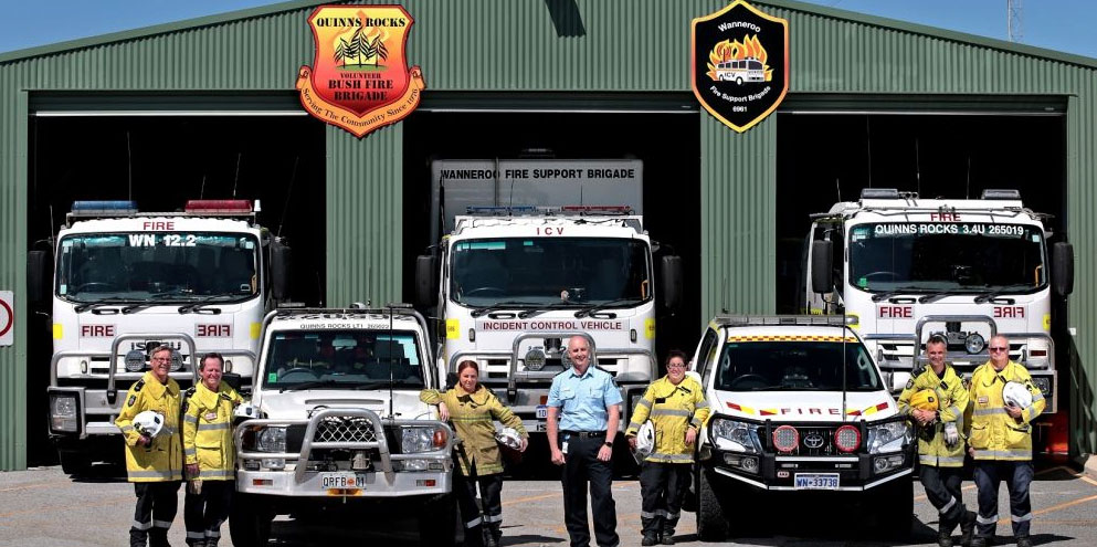 Wanneroo chief bush fire control officer Paul Postma (centre) with Quinns Rocks Bush Fire Brigade and Wanneroo Fire Support Brigade volunteers Bill Knijf, of Beldon, Ray York, of Sinagra, Tara Andrews, of Butler, Terri Walker, of Quinns Rocks, Todd Miliaresi, of Butler and Ron Clark, of Tapping. Pictures: David Baylis www.communitypix.com.au d496392