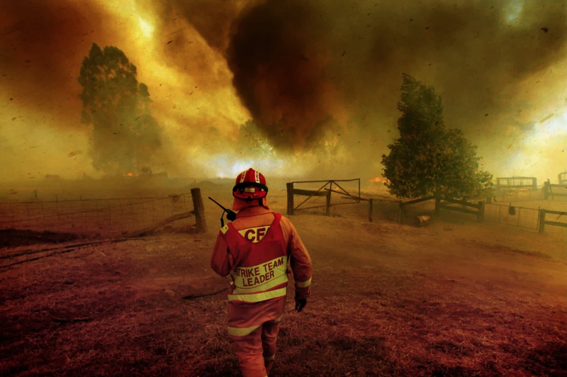 Victoria's Country Fire Authority has shed more than 5000 volunteers in eight years. CREDIT:SIMON SCHLUTER