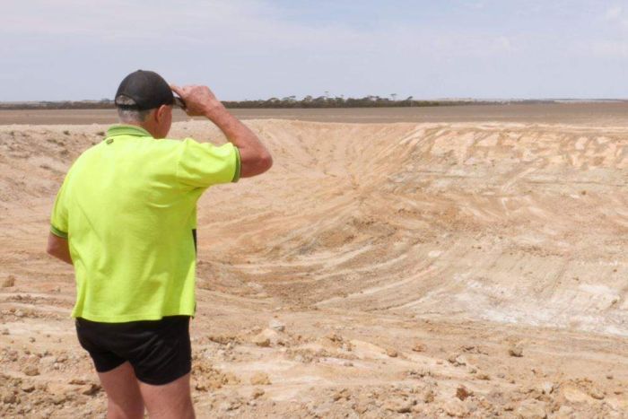 PHOTO: Drinking water set to be trucked into more than a dozen WA towns within weeks. (ABC Rural: Jon Daly)