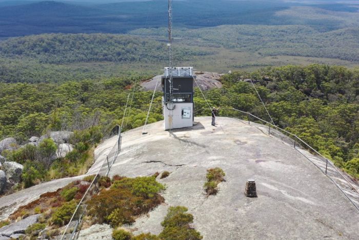 PHOTO: A network of 13 towers covers a vast area at risk of bushfire in WA's South West. (ABC South West WA: Mark Bennett)