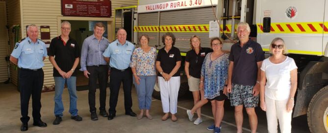 Phil Brandrett, DFES Lower South West Regional Superintendent; Peter Campbell, District Bushfire Ready Facilitator; Ron Edwards, Chair, State Emergency Management Committee; Darren Klemm, DFES Commissioner; Bushfire Ready Street Coordinator Stacey Lange; Bushfire Ready co-Facilitator Susan Readhead; co-Facilitator Ruth Bolton; Street Coordinator Michelle Kerr; Fire Control Officer Mark Fisher; Street Coordinator Viv Duggin.