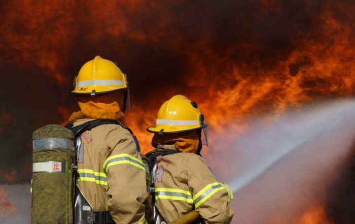 Firefighting has been dogged by turf wars between Victoria's volunteers and career firefighters for years.(Supplied: CFA)