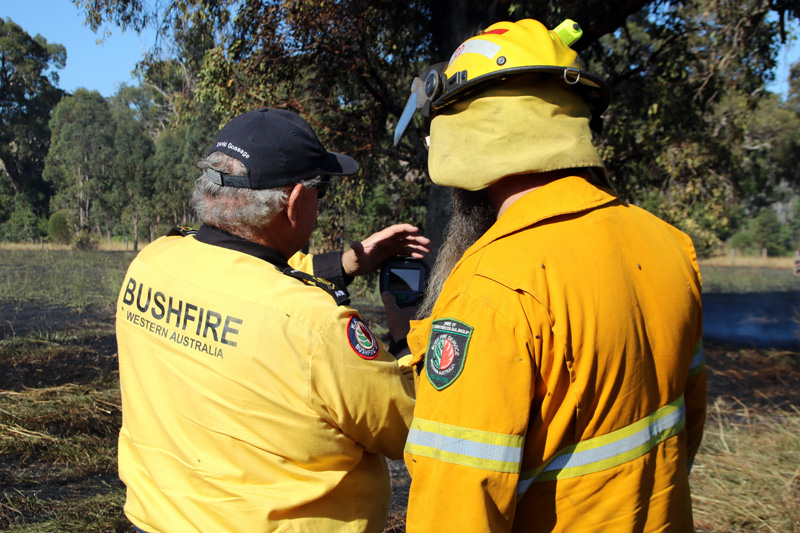 Bushfire Volunteers President Dave Gossage delivering a FLIR Tic to the Balingup Brigade courtesy of the Western Power grants scheme 5/12/2020