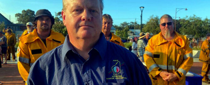 Darren Brown joined other firefighters protesting outside the council meeting.(ABC South West WA: Georgia Loney)