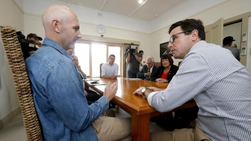 Federal Emergency Management Minister David Littleproud talks bushfires with Adelaide Hills locals. Photo: The West